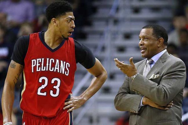 低开高走的 低开高走的