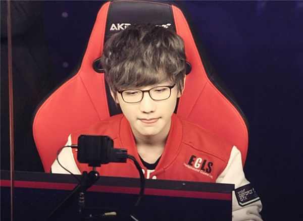 紧凑三中卫 紧凑三中卫